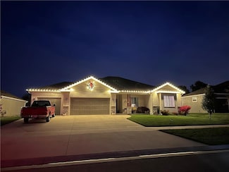 1219 W Adam Ct, Ottawa, KS 66067