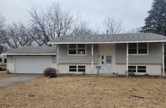 520 8th Ave NW, Waseca, MN 56093