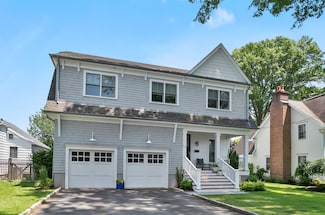 111 Pratt St, Fairfield, CT 06824