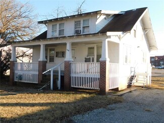 120 E Carlton St, Pittsburg, KS 66762