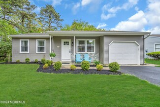 10 Caribou Dr, Whiting, NJ 08759
