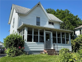8 Burgess St, Silver Creek, NY 14136