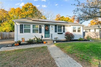 7 Eileen Dr, West Warwick, RI 02893