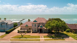 202 Shore Dr, Portland, TX 78374