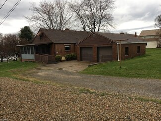 203 Oak St SW, Sugarcreek, OH 44681