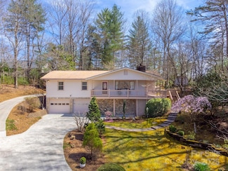 311 Winding Way Dr, Franklin, NC 28734