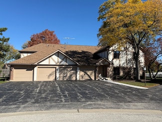 924 Surrey Dr Unit 1A, Schaumburg, IL 60193