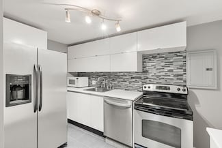 108 Decatur St Unit 5, Arlington, MA 02474