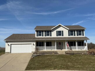 1967 Harris Ln, Xenia, OH 45385