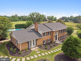 9019 Old Waterloo Rd, Warrenton, VA 20186