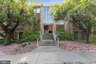 2911 Charing Cross Rd Unit 16, Falls Church, VA 22042
