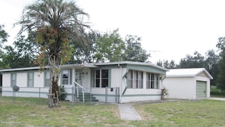 125 South St, Florahome, FL 32140