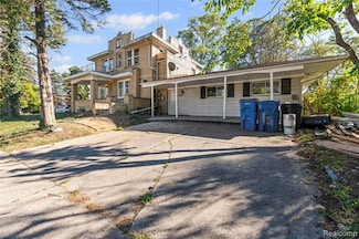 21855 Schoenherr Rd, Warren, MI 48089