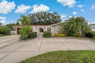 3415 Fair Oaks Place, Sarasota, FL 34239