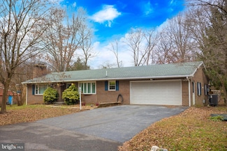 26 Bittersweet Dr, Hagerstown, MD 21740