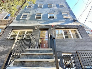 552 38th St Unit 3, Union City, NJ 07087