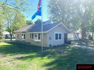 528 528 Locust St, St. Peter, MN 56082