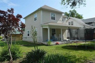 818 W Walnut St, Herington, KS 67449