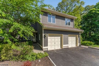3 Saint Andrews Ln Unit 3, Annandale, NJ 08801