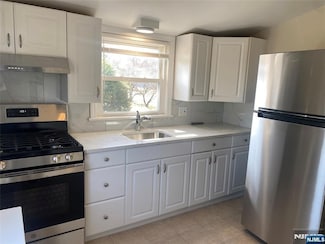 97 Kinderkamack Rd Unit Upper, Park Ridge, NJ 07656