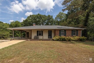 1309 Oak Dr, Pendleton, SC 29670