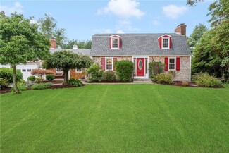 2 Prudence Ln, Warren, RI 02885