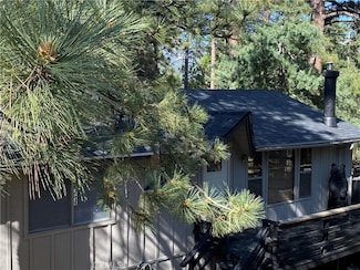 25300 Marion Ridge Dr, Idyllwild-Pine Cove, CA 92549