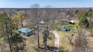 1697 N Three Rivers Rd, Gladwin, MI 48624