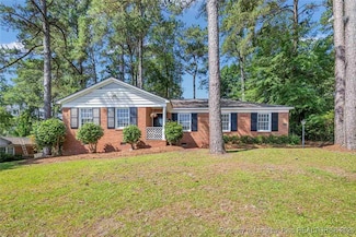 2613 N Edgewater Dr, Fayetteville, NC 28303