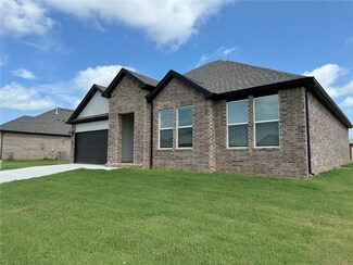 2308 Langford St, Pea Ridge, AR 72751