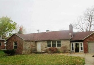 604 Valley Dr, Rossford, OH 43460