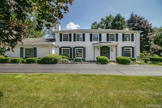 3820 Burning Tree Dr, Bloomfield Hills, MI 48302