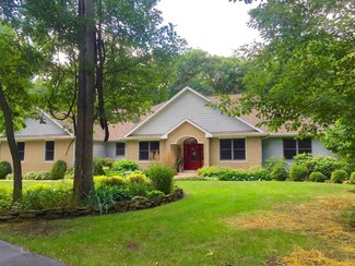 3320 S Seldom Scene Rd, Oregon, IL 61061