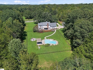 467 Grandwood Blvd, Gray Court, SC 29645