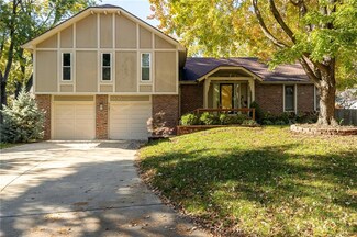 8830 Cedar Dr, Prairie Village, KS 66207