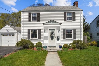 141 Pilgrim Dr, Warwick, RI 02888