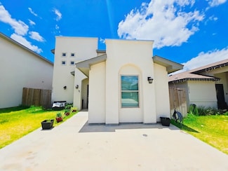 3515 Joaquin Ponce Dr, Laredo, TX 78046