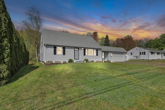 327 Abbe Rd, Enfield, CT 06082