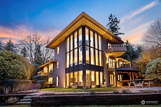 8429 SE 46th St, Mercer Island, WA 98040