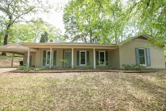 702 20th Ave N, Columbus, MS 39701