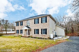 7832 Water Oak Point Rd, Pasadena, MD 21122