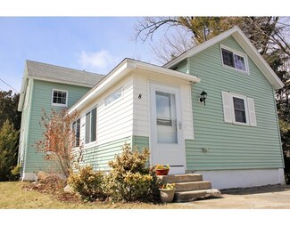 8 Myrtle St, Haydenville, MA 01039