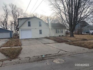 1112 Ann St, Grinnell, IA 50112