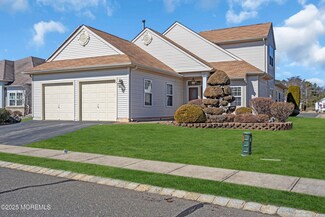19 Lorenzo Rd, Manchester Township, NJ 08759