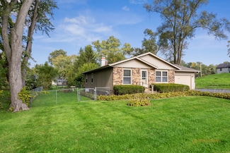7418 N Oak St, Wonder Lake, IL 60097