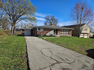 305 Lillian Ave, Union, MO 63084