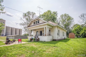 812 S Main St, Pleasant Hill, IL 62366