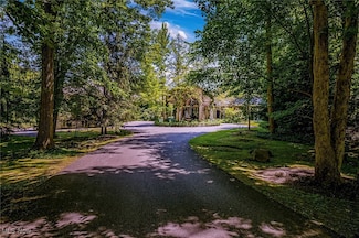 3007 Kersdale Rd, Cleveland, OH 44124