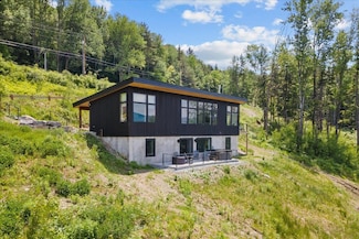 55 Eloise Ln Unit A, Stowe, VT 05672