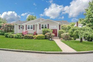 3 Brothers Cir, Eastchester, NY 10709